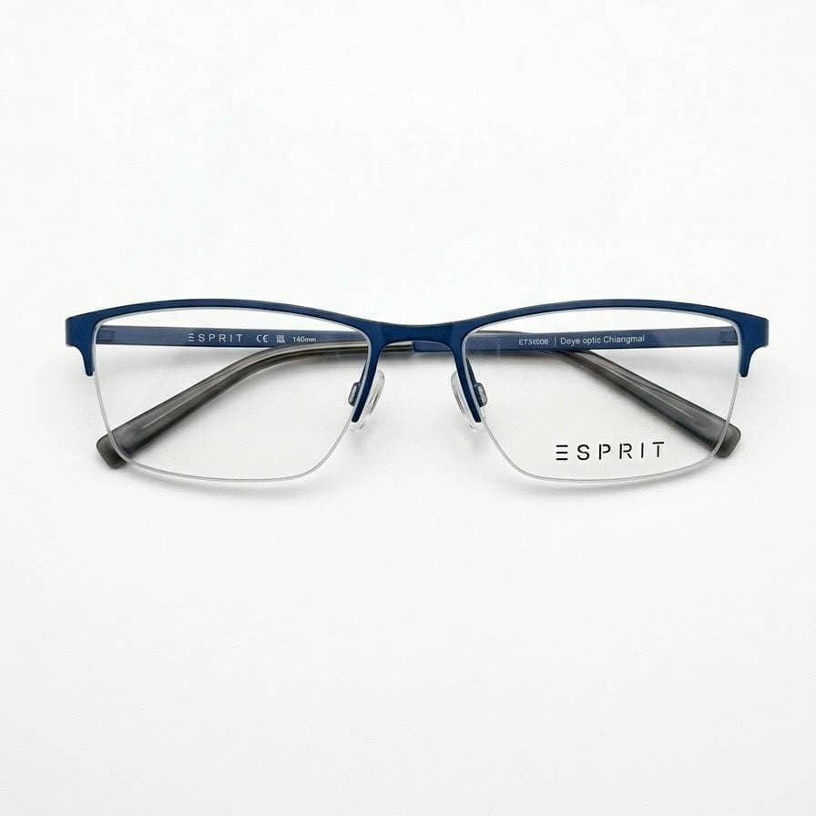 สินค้าแว่นตาในร้าน Deye Optic Chiangmai 2